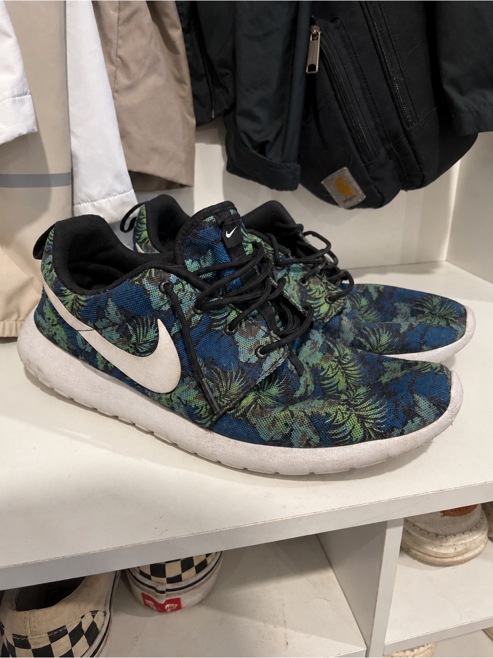 Nike Roshe Run Men’s Blue & Green Tropical-Print Athletic Sneakers